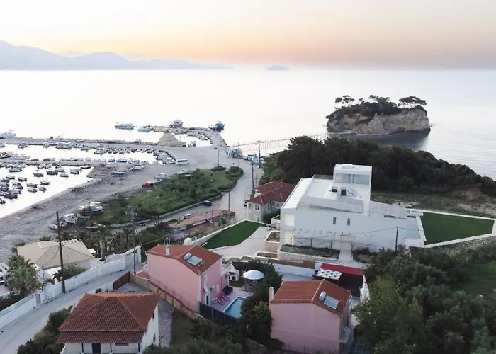 Danae - 100m From Villa