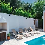 Villa Danae - 100m From *