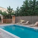 Villa Danae - 100m From *