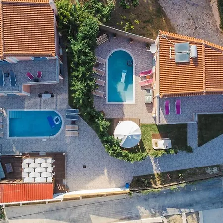 Villa Danae - 100m From