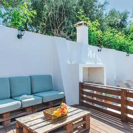 Villa Danae - 100m From