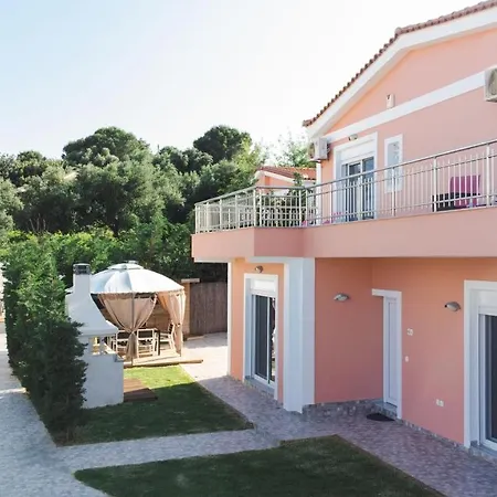 Villa Danae - 100m From