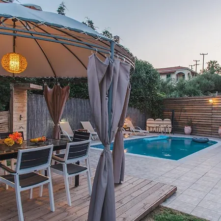 Danae - 100m From Villa