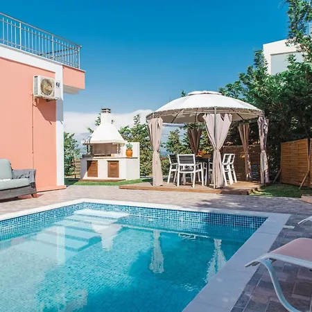 Danae - 100m From * لاغاناس