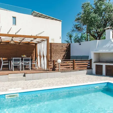 Danae - 100m From لاغاناس