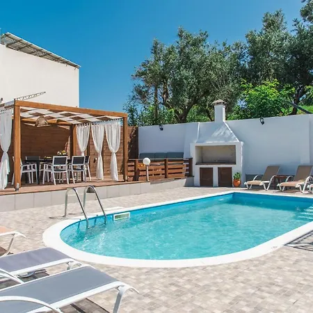 Danae - 100m From لاغاناس